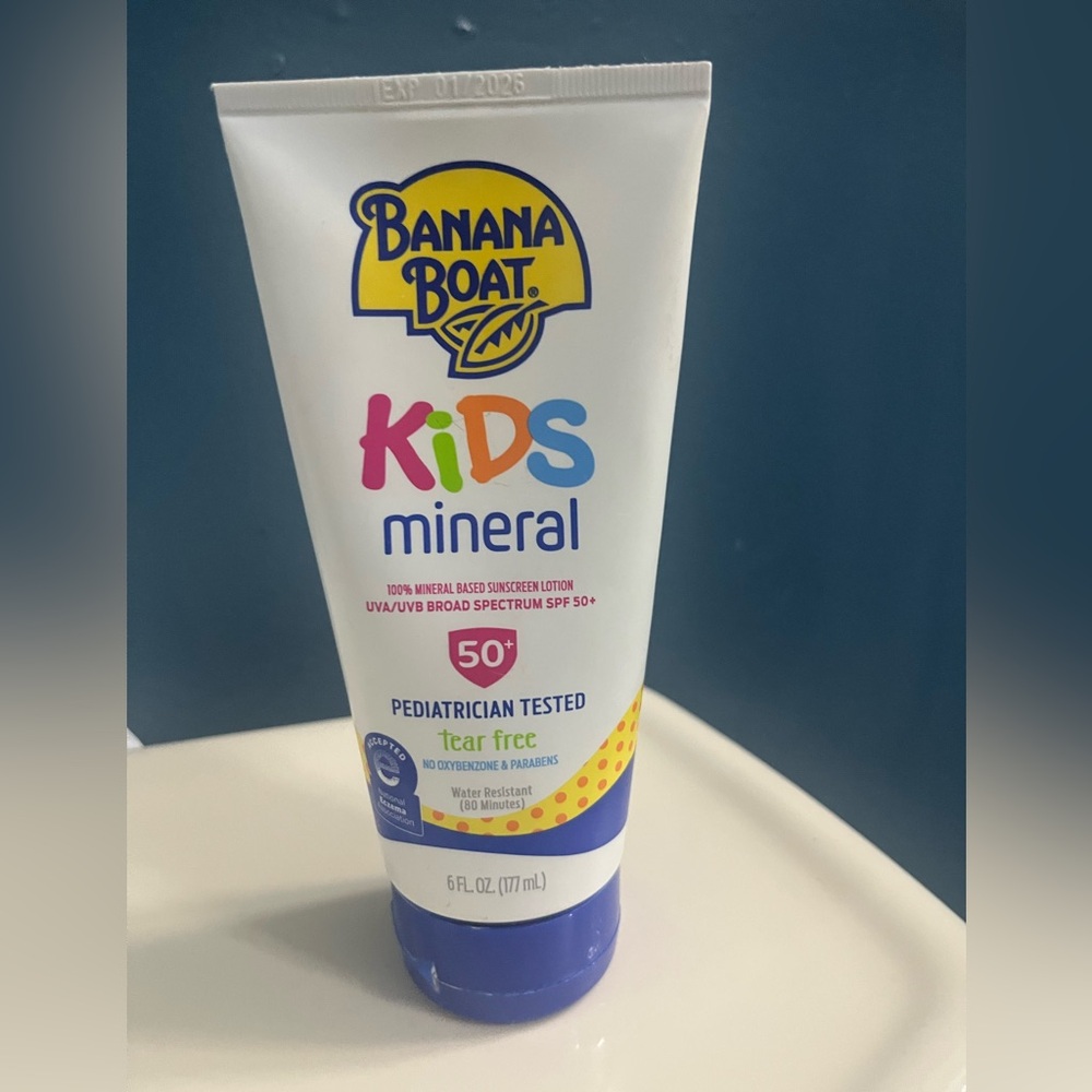 Banana Republic Kids Mineral Sunscreen Lotion SPF 50 - White